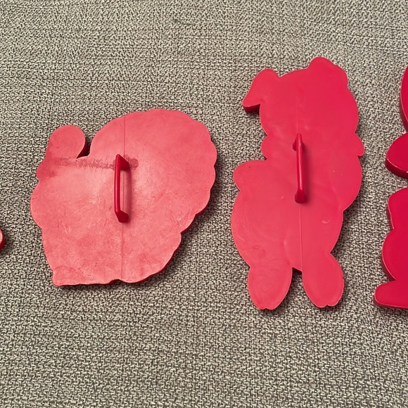 Tupperware Vintage Cookie Cutters Red Set of 7 Holidays - Picture 3 of 8